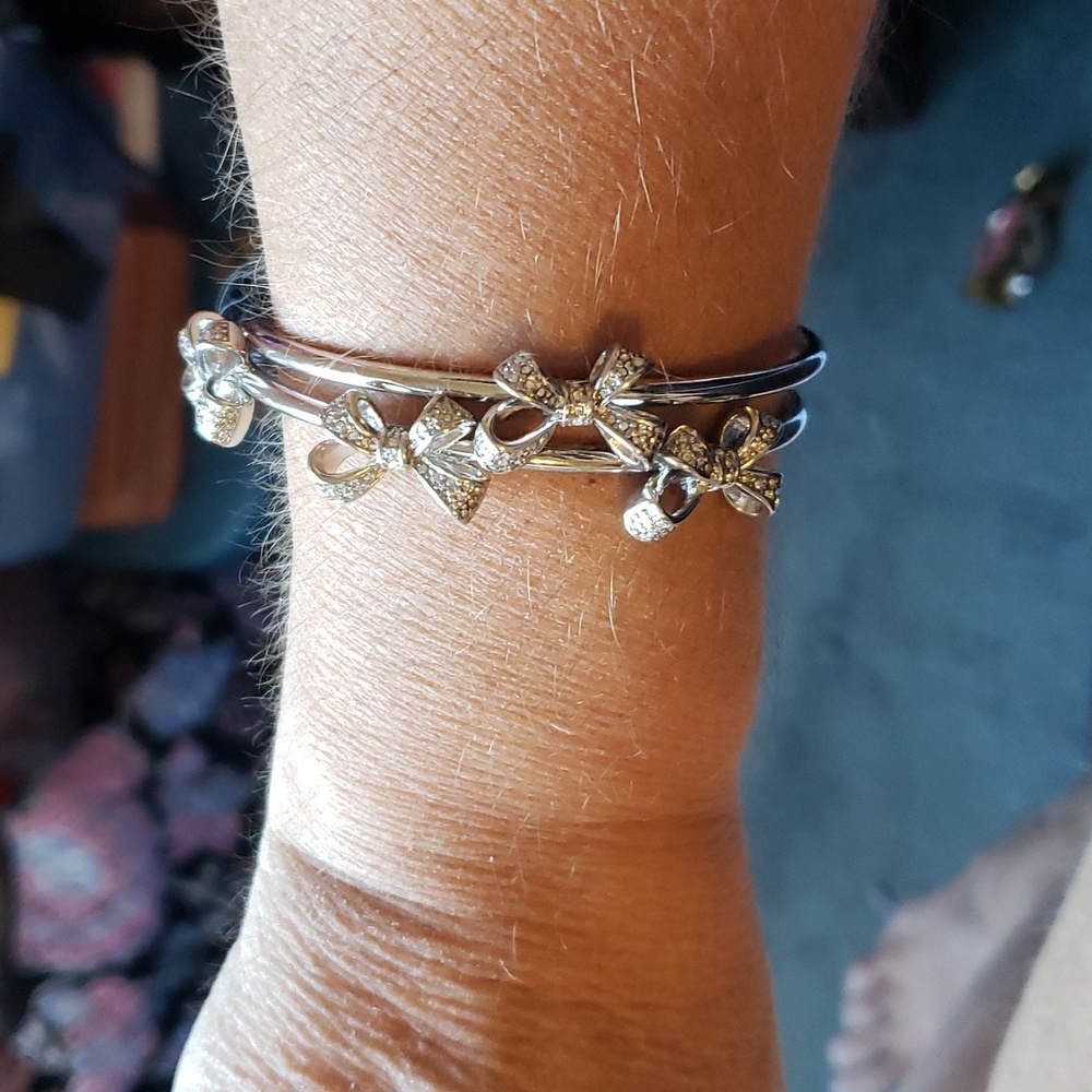 NWT Ann Taylor Set of 2 Bow Bangle Bracelets